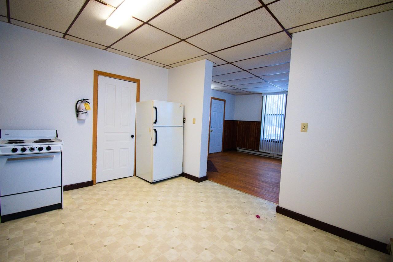 222-4 - Photo 4 of 8