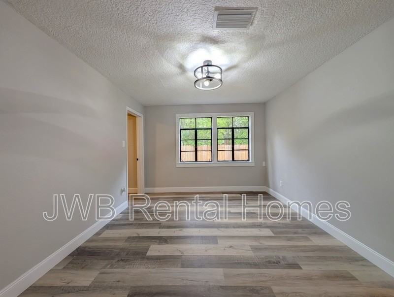 4569 Wheeler Ave - Photo 5 of 18