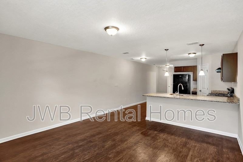 8421 Mcgirts Village Ln - Photo 6 of 21