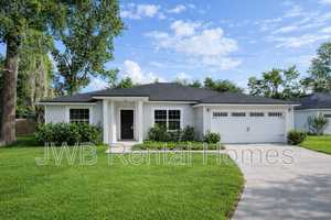 featured image of 525 Renne Dr N