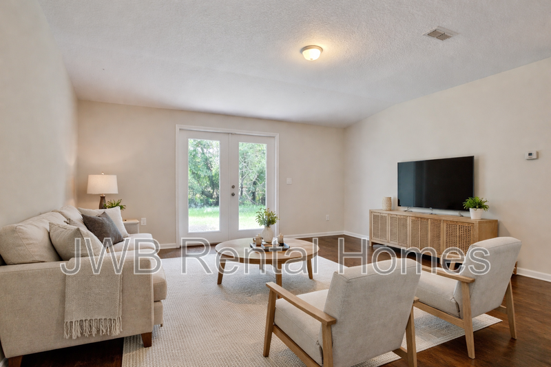 525 Renne Dr N - Photo 7 of 14