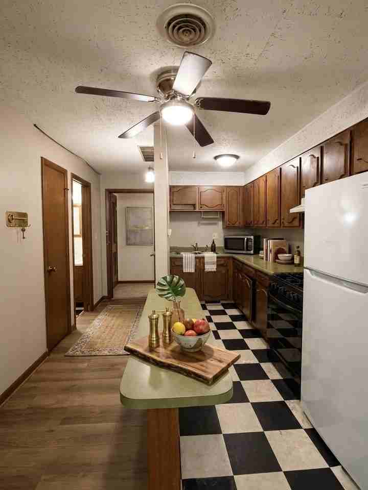 230 W 3rd St. - Photo 3 of 22
