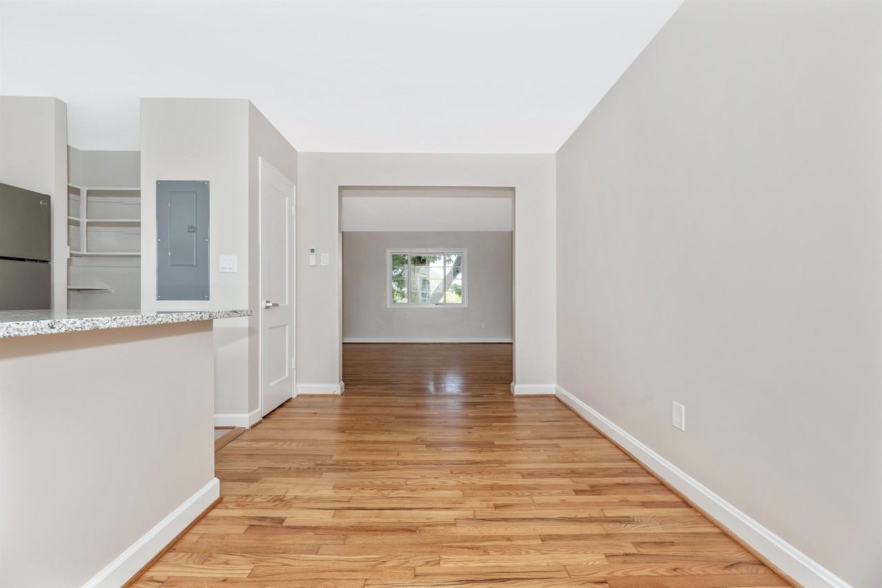 750 Carroll Parkway - Photo 7 of 50