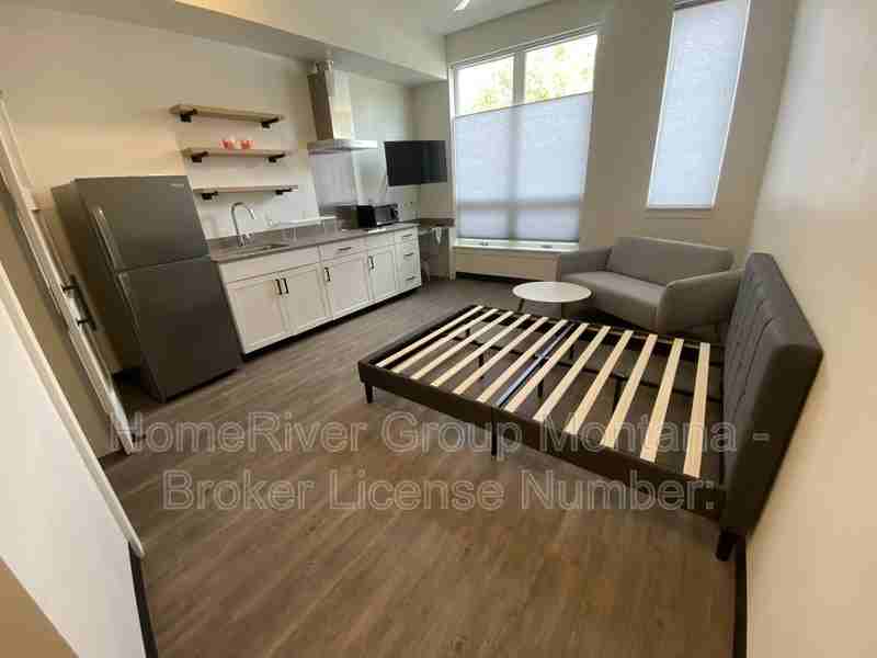 320 Clay St #104