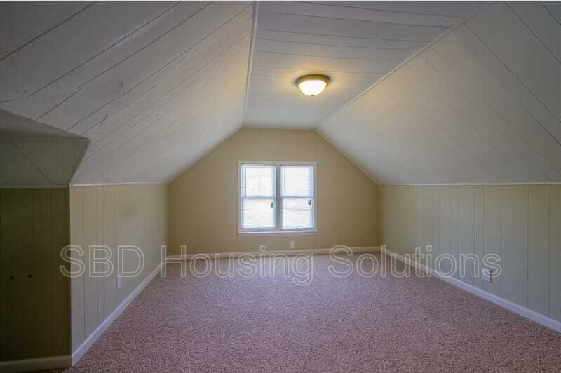 1335 N Osage St - Photo 4 of 11