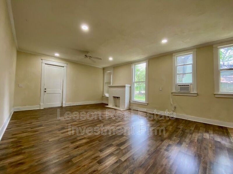 548 Dalzell St - Photo 2 of 12