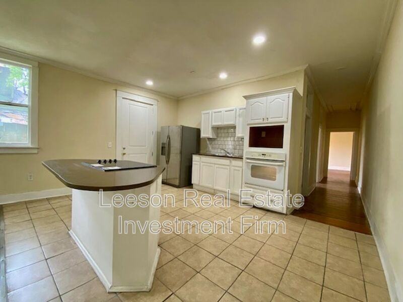 548 Dalzell St - Photo 3 of 12