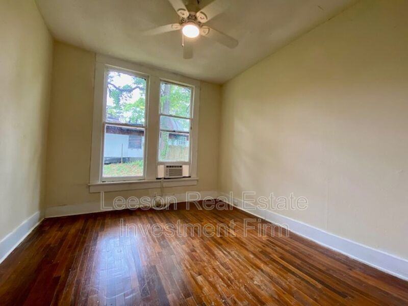 548 Dalzell St - Photo 7 of 12