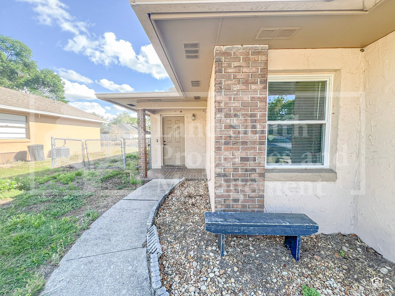 735 Mikasuki Dr - Photo 2 of 18