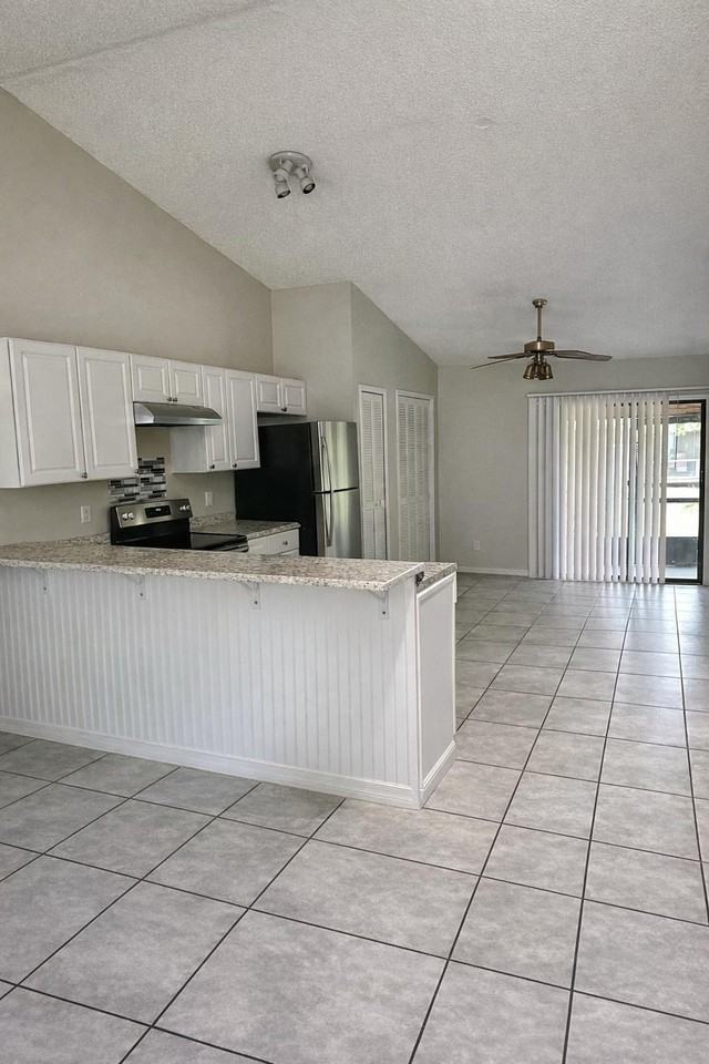 839 Georgia Avenue - Photo 2 of 7