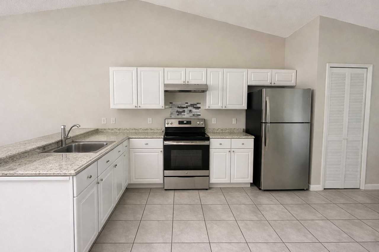 839 Georgia Avenue - Photo 3 of 7