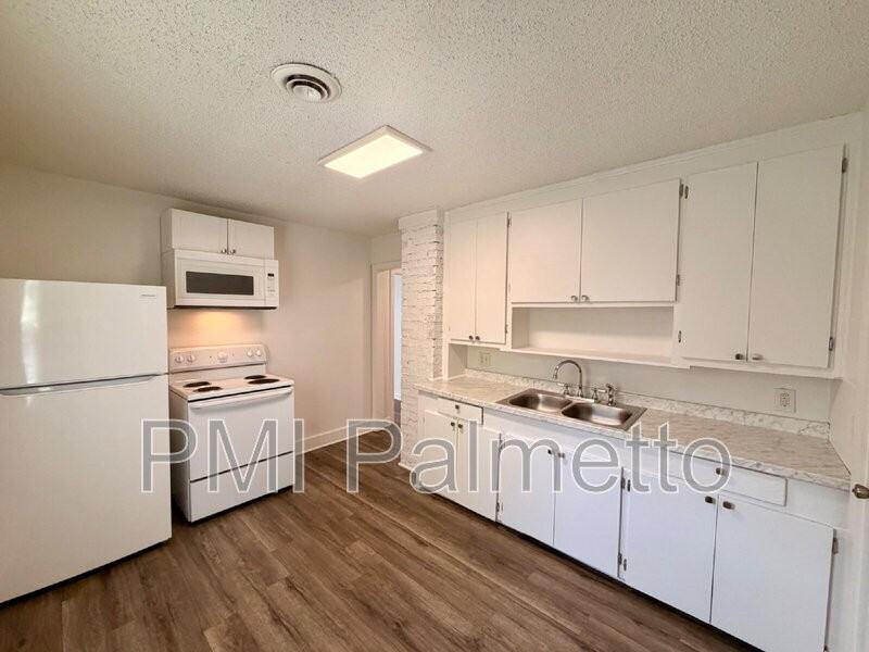 522 Jasper St - Photo 6 of 16