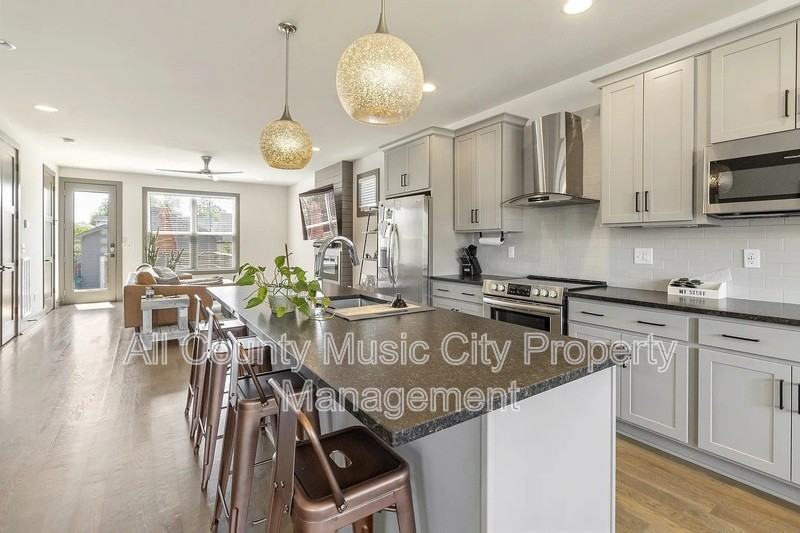 1507B 14th Ave N - Photo 2 of 21