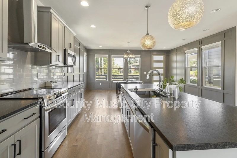 1507B 14th Ave N - Photo 4 of 21