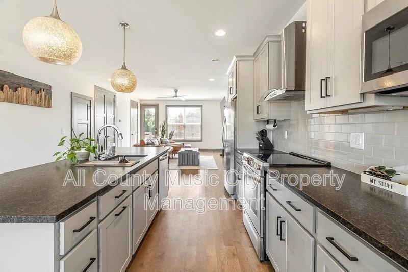 1507B 14th Ave N - Photo 7 of 21