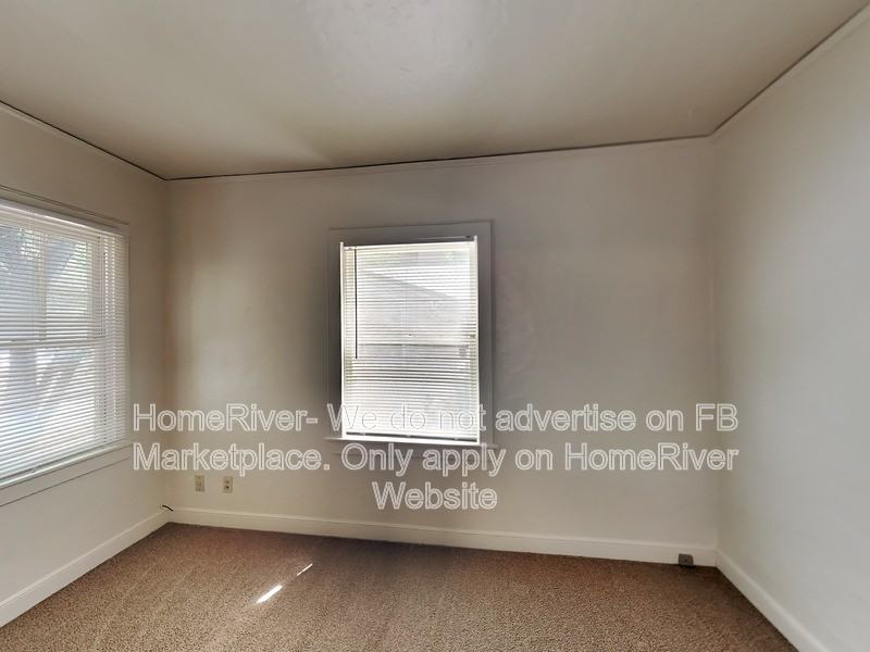 2006 G St - Photo 5 of 17