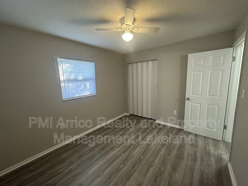 1615 N New York Ave - Photo 2 of 8