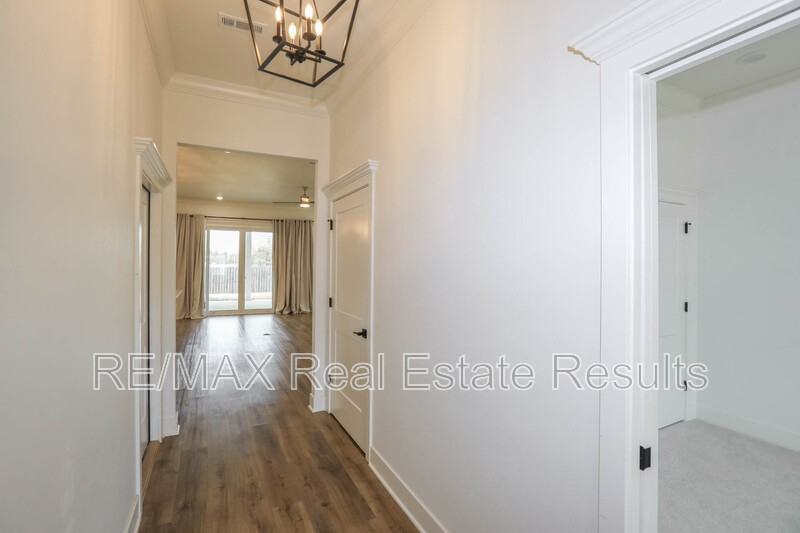 1809 W Saddlebrook Ln - Photo 7 of 31