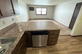 724 South Congress Street - Photo 4 of 6