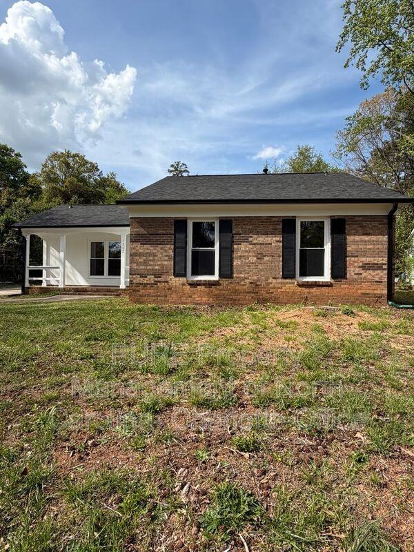 1712 Blandford Dr - Photo 3 of 34