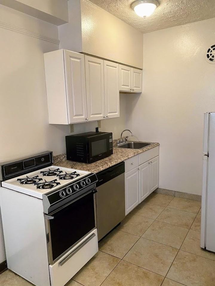 434 Shady Avenue - Photo 5 of 50