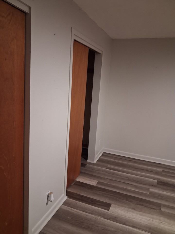 Downtown Apartments - Photo 5 of 6