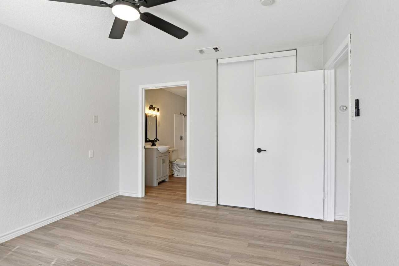 264 Loma Vista St, New Braunfels, TX 78130 - Photo 6 of 31
