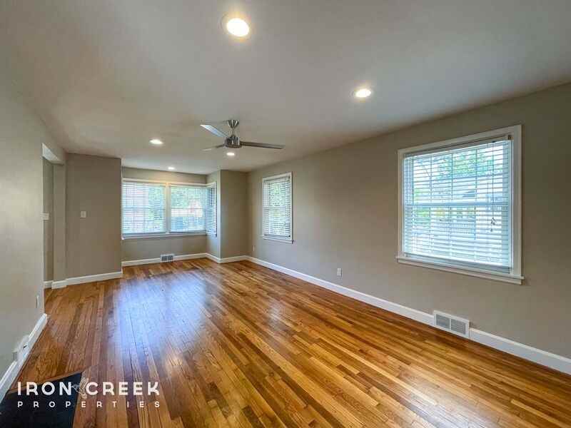 21 Brevard Rd - Photo 2 of 32