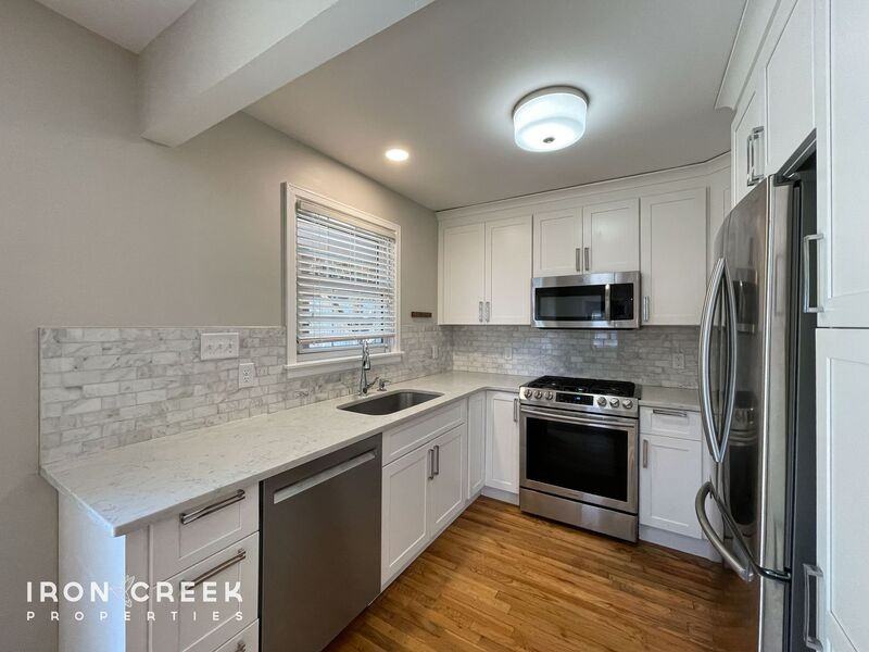 21 Brevard Rd - Photo 4 of 32