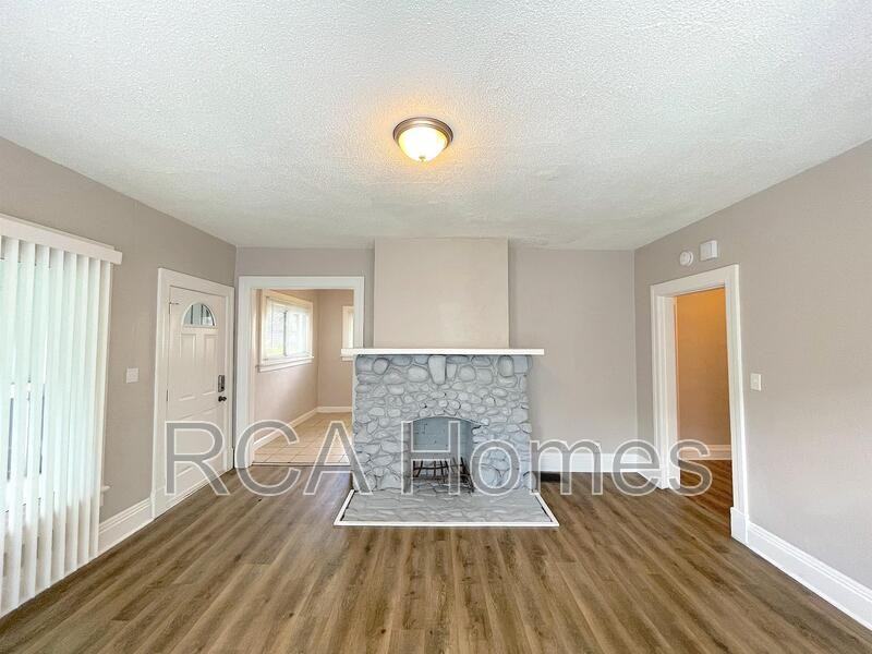 433 N Bradley Ave - Photo 5 of 14