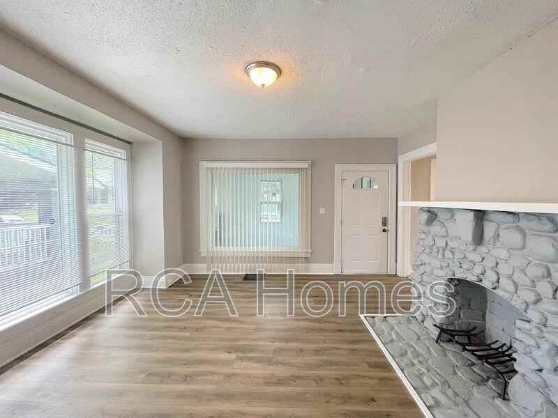 433 N Bradley Ave - Photo 6 of 14