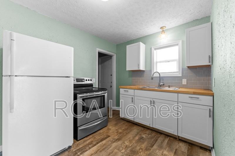 3202 Ruckle St - Photo 2 of 9