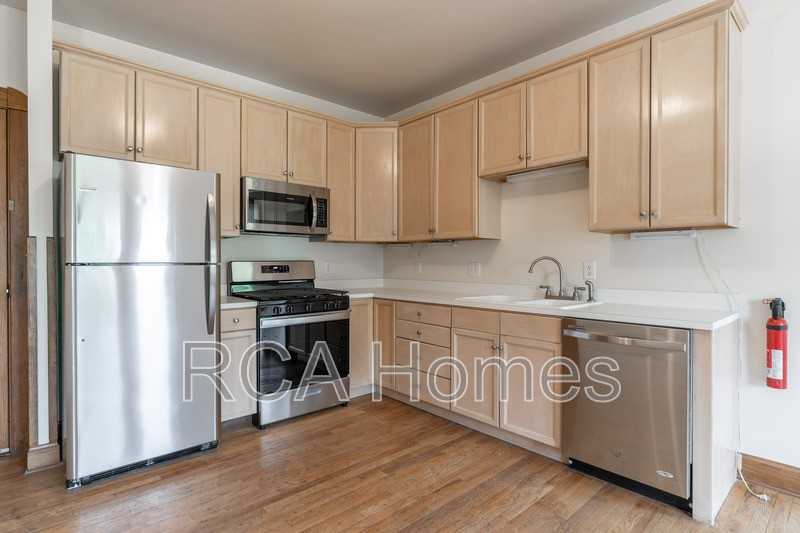 243 E 11th St - Photo 4 of 12