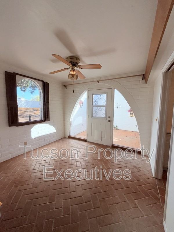 629 W Las Lomitas Rd - Photo 7 of 19