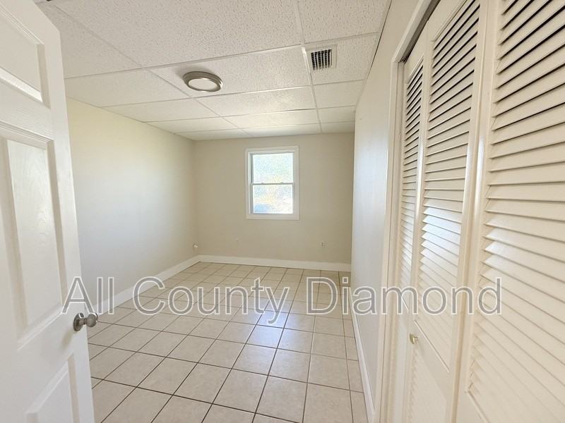 808 Forestdale Ave - Photo 5 of 24