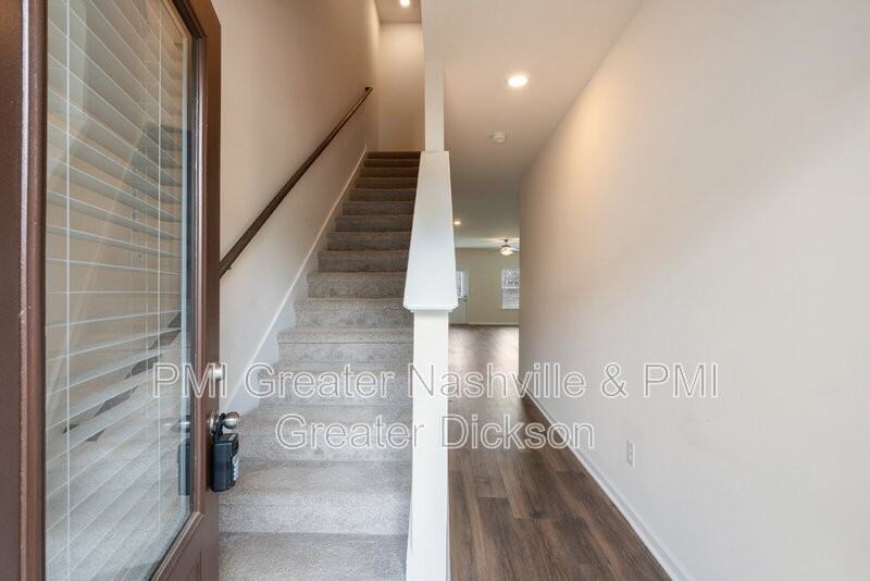 404 Masters Way - Photo 3 of 30