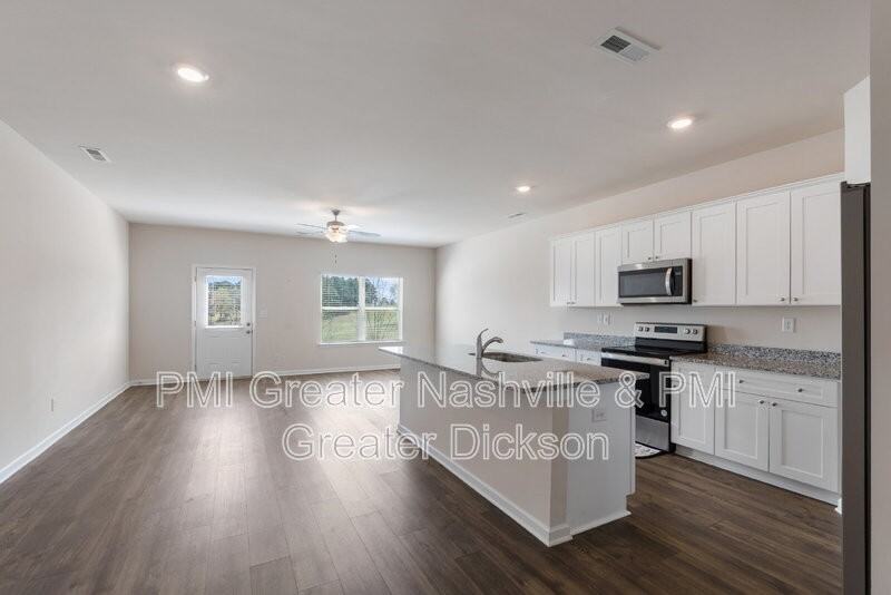 404 Masters Way - Photo 5 of 30