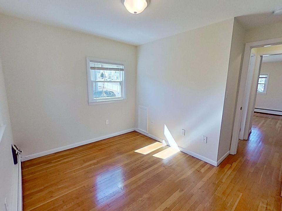8 Friend St #4 - Photo 5 of 7