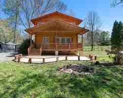 featured image of 35 Hedgecock Farm