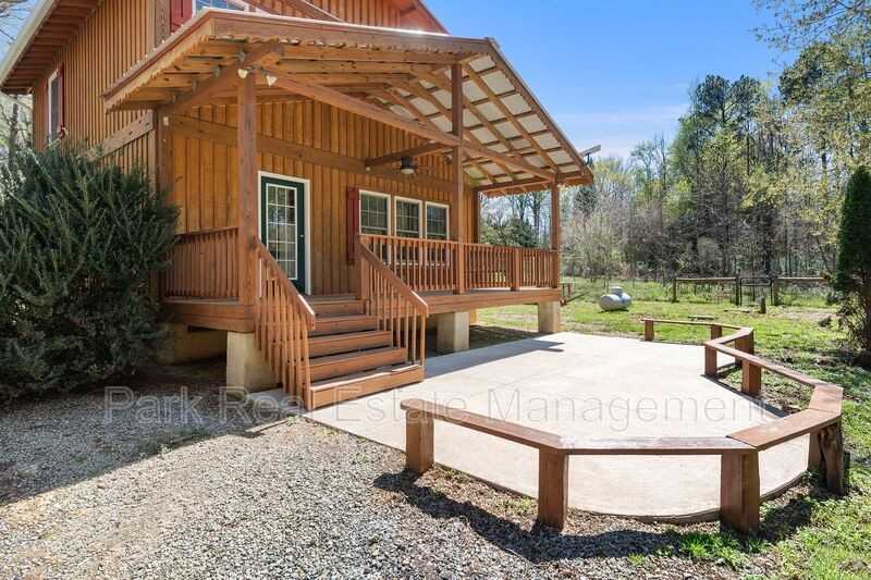 35 Hedgecock Farm - Photo 3 of 27