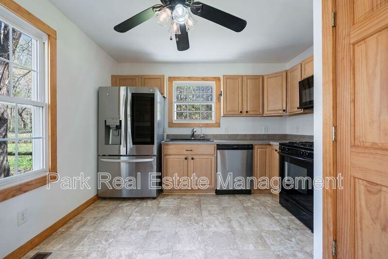 35 Hedgecock Farm - Photo 4 of 27