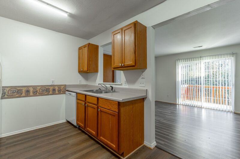 82 Eastwood Ct - Photo 6 of 20