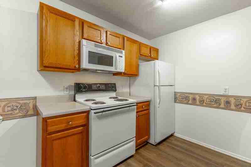 82 Eastwood Ct - Photo 7 of 20