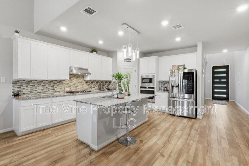 12108 Icon Rdg - Photo 2 of 42