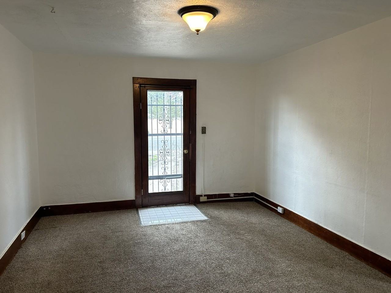 612 9th St - Photo 3 of 12