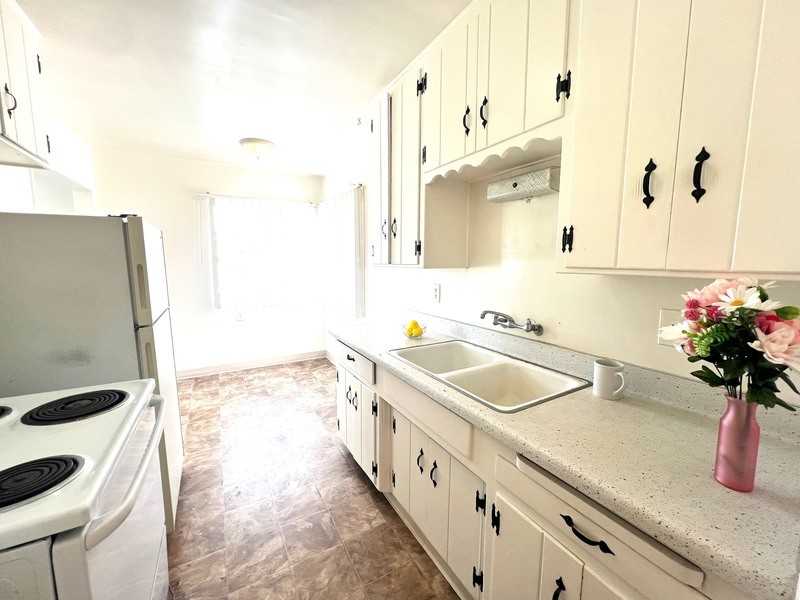 1133 Reed Ave - Photo 7 of 16