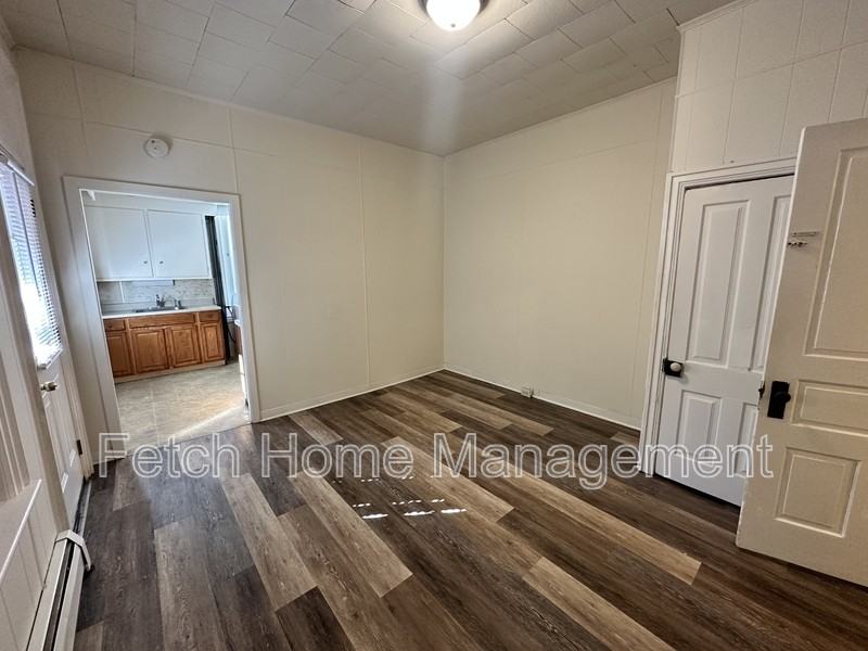 816 Church St #1stFL - Photo 3 of 10