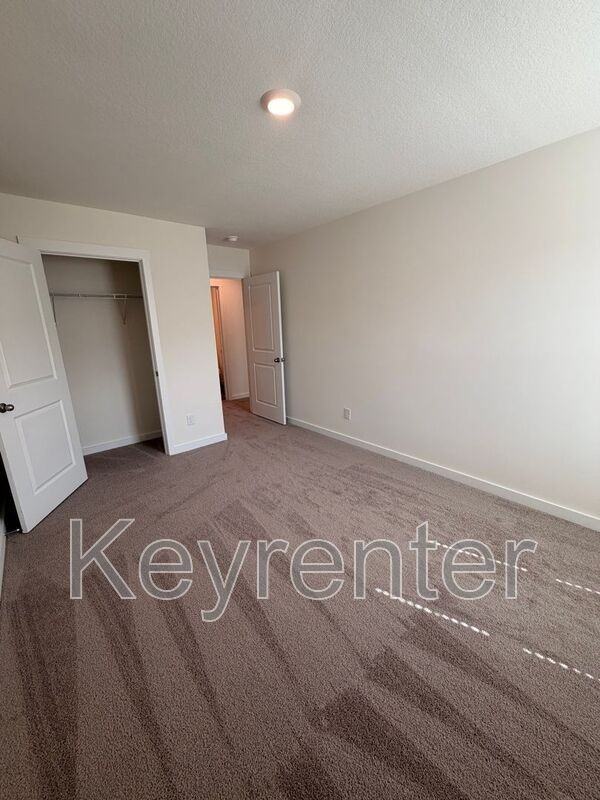 7033 Randleman Dr - Photo 3 of 32