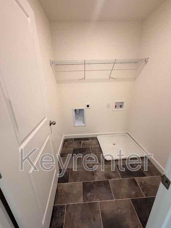 7033 Randleman Dr - Photo 5 of 32