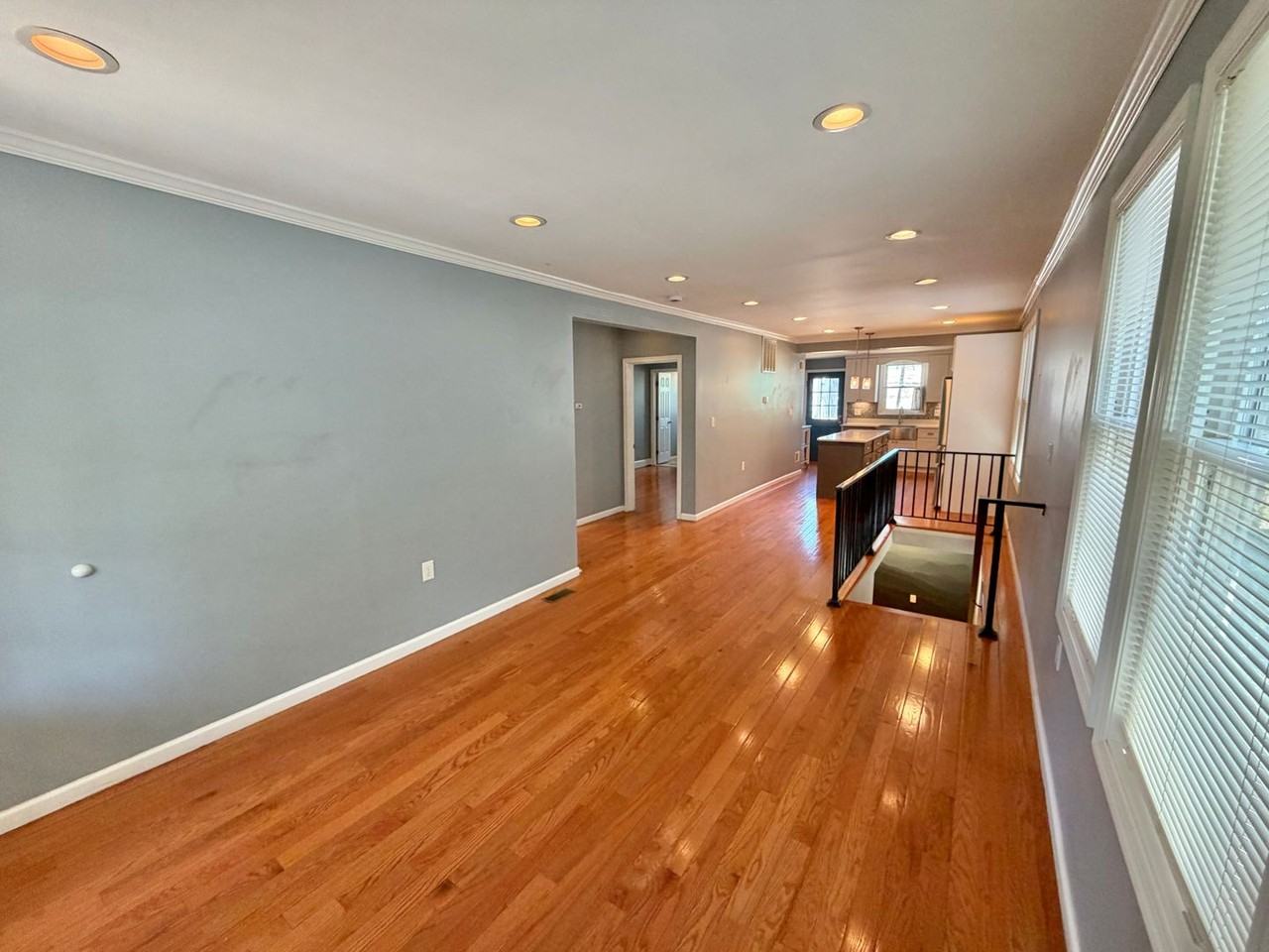 4020 Grant St Ne - Photo 3 of 50